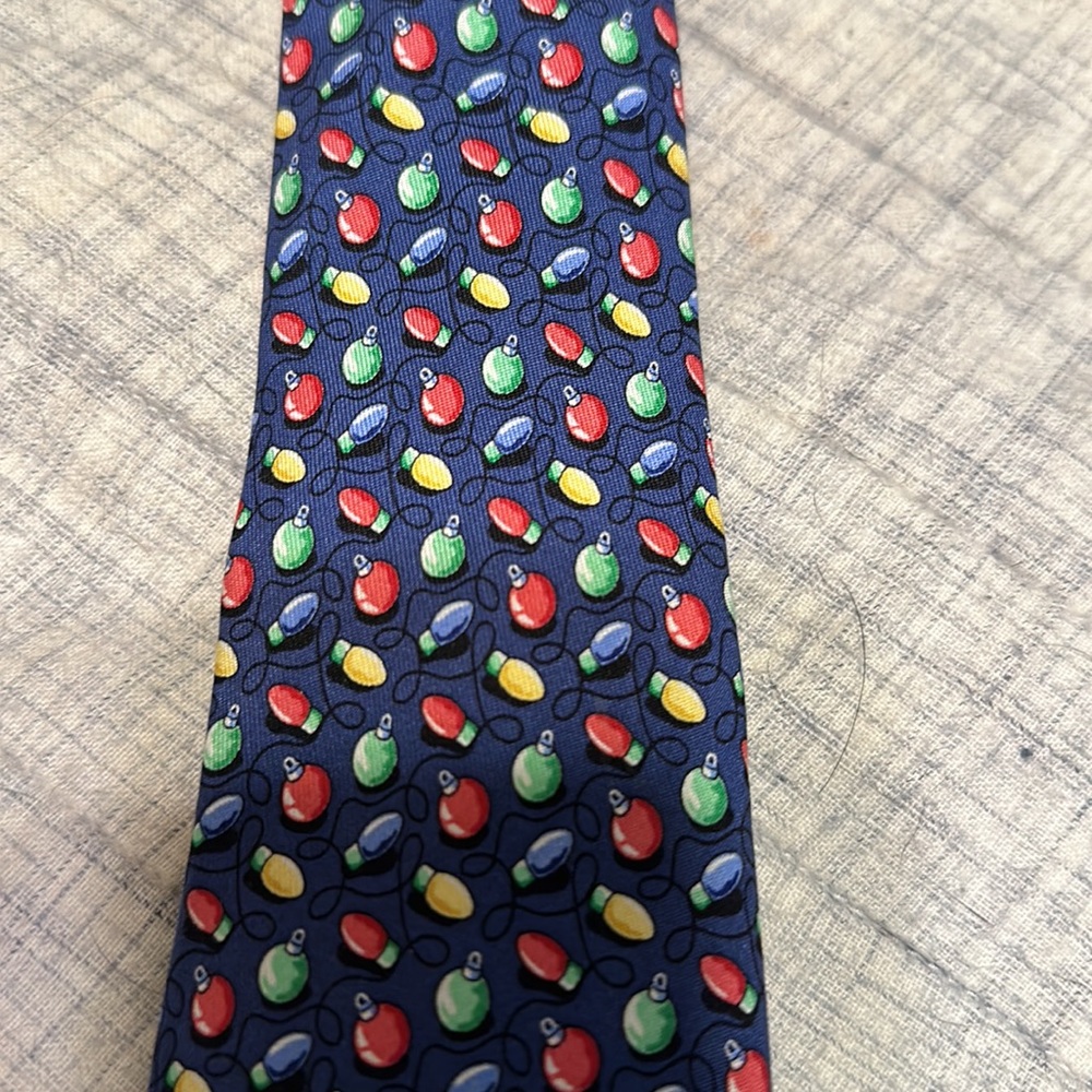 Vineyard Vines youth Holiday tie